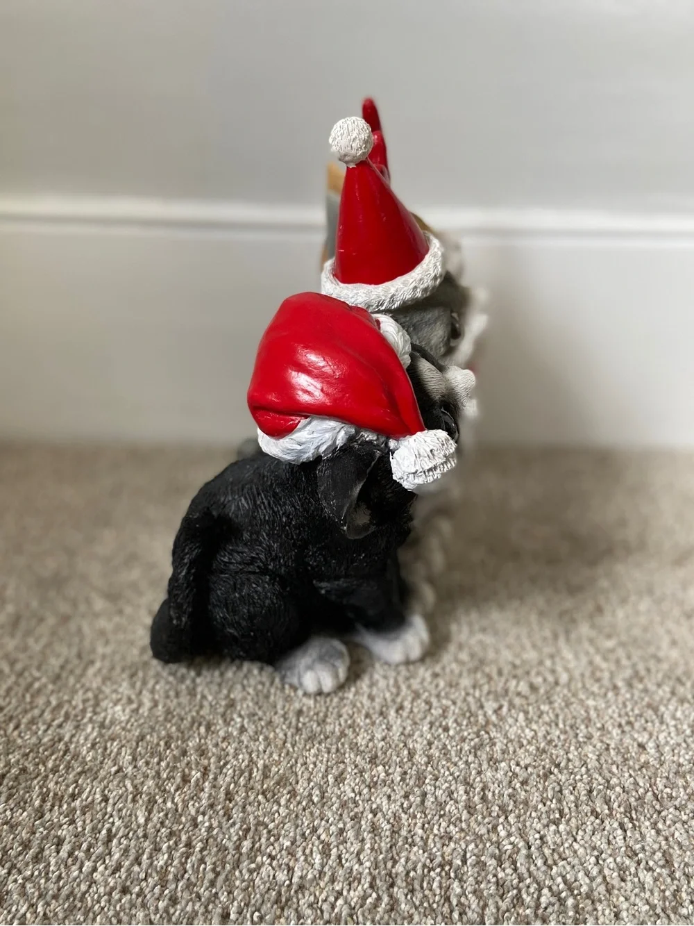 NWOT Christmas Holiday Cat Trio Resin Statue Decor TJ Maxx